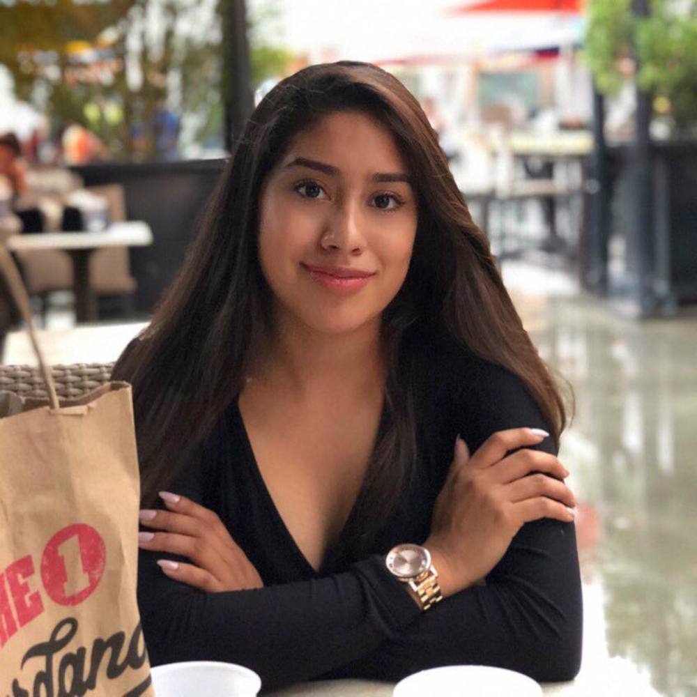 Meet your Posher, Jaqueline